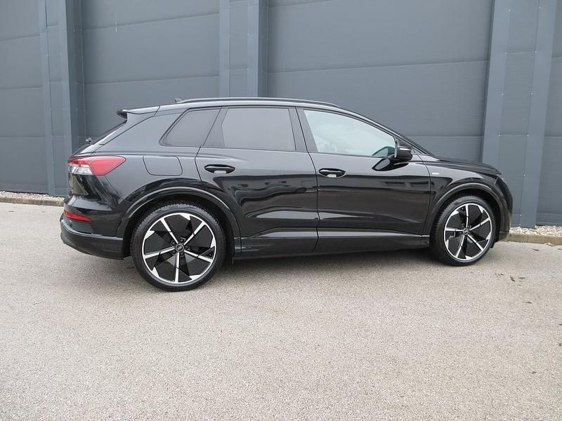 Gebraucht Audi Q4 e-tron 77 kW (105 PS) 2025 Schwarz  metallic SUV