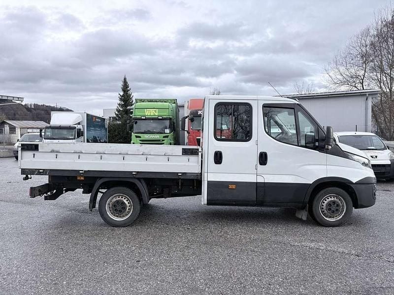 Gebraucht Iveco Daily 155 PS (114 kW) 2017 Weiß Limousine