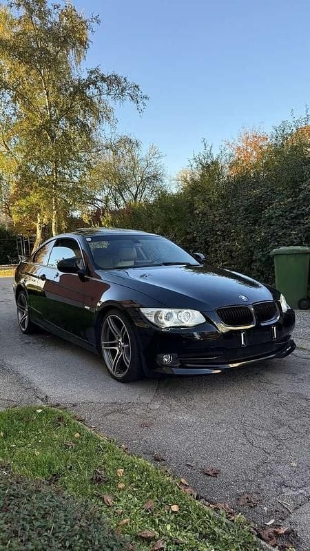 Gebraucht BMW 330 245 PS (180 kW) 2010 Coupé