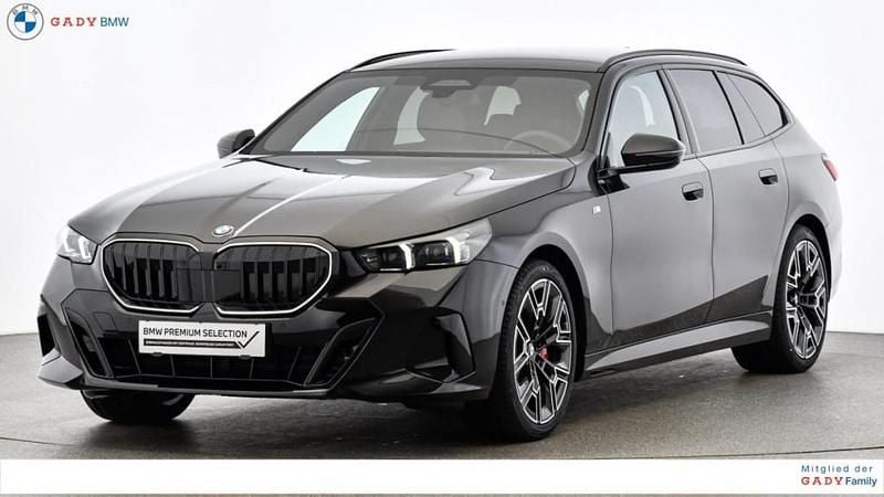 Gebraucht BMW 540 Shadowline 303 PS (222 kW) 2025 Saphirschwarz Kombi