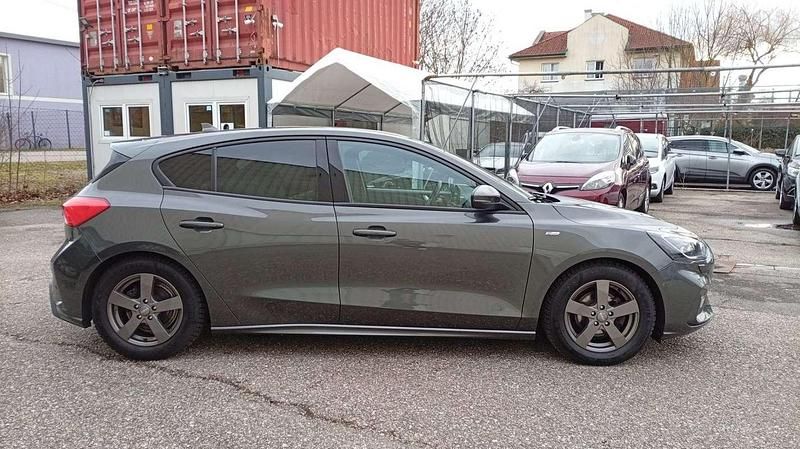 Gebraucht Ford Focus ST-Line 120 PS (88 kW) 2018 Grau Limousine