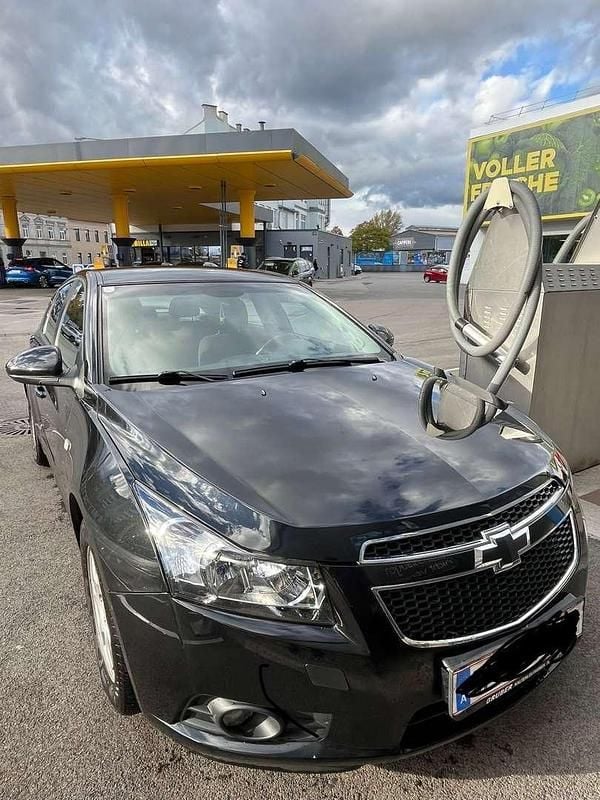 Schwarz Gebraucht 2012 Chevrolet Cruze LT Limousine | € 2.800 - Bild 1/4