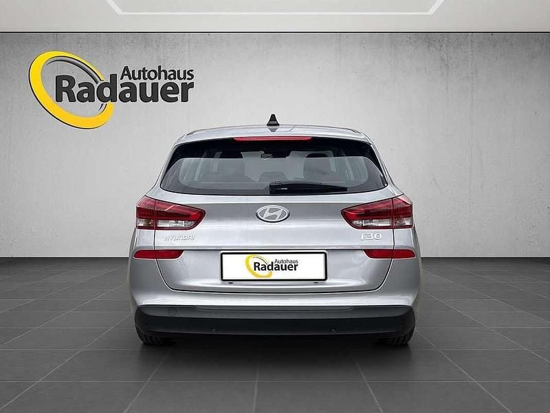 Neu Hyundai i30 97 PS (71 kW) 2025 Silber Kombi