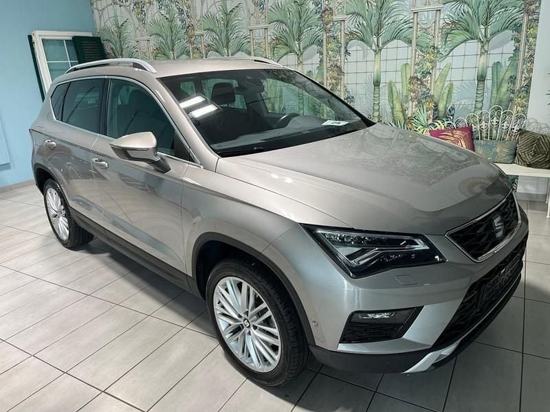 Hellgrau metallic Gebraucht 2017 Seat Ateca XCELLENCE SUV | € 17.950 (Fairer Preis) - Bild 1/4