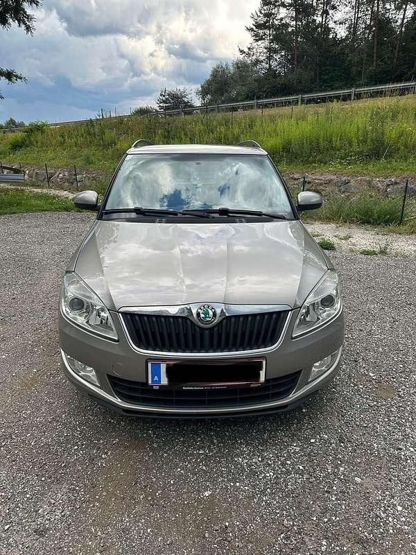 Gebraucht Skoda Fabia Family 90 PS (66 kW) 2012 Kombi