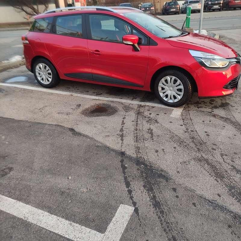 Gebraucht Renault Clio GrandTour Expression 73 PS (53 kW) 2015 Rot Kombi