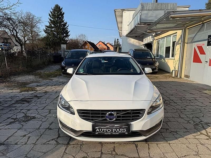Gebraucht Volvo S60 Kinetic 114 PS (83 kW) 2014 Weiß Limousine