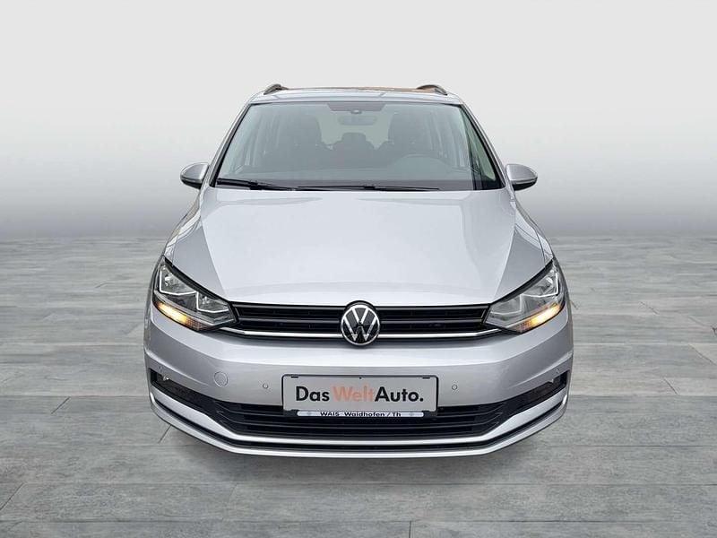 Gebraucht VW Touran 122 PS (89 kW) 2022 Silber Van / Kleinbus