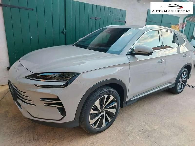 Neu BYD Seal U Boost 98 PS (72 kW) 2025 Beige SUV