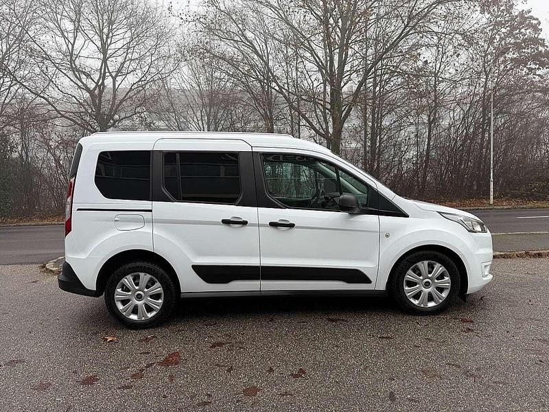 Gebraucht Ford Tourneo Trend 101 PS (74 kW) 2019 Weiß Kombi