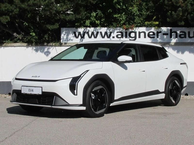 Neu Kia EV4 Plus 150 kW (204 PS) 2025 Weiß Kleinwagen