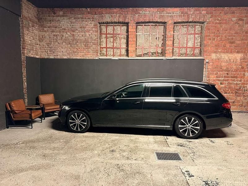Gebraucht Mercedes E220 Avantgarde 194 PS (142 kW) 2017 Schwarz Kombi