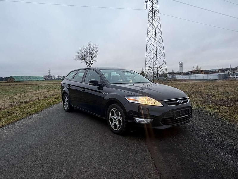 Schwarz Gebraucht 2011 Ford Mondeo Trend Kombi | € 5.399 - Bild 1/4