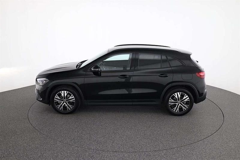 Gebraucht Mercedes GLA180 Night 136 PS (100 kW) 2025 Schwarz SUV