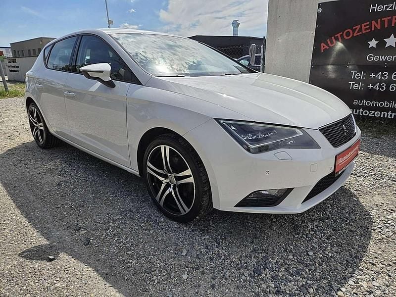 Weiß Gebraucht 2014 Seat Leon Style Limousine | € 11.990 (Fairer Preis) - Bild 1/4