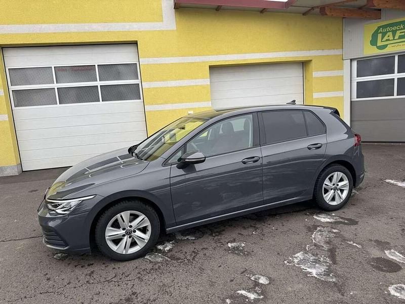 Gebraucht VW Golf VIII 90 PS (66 kW) 2020 Grau Limousine