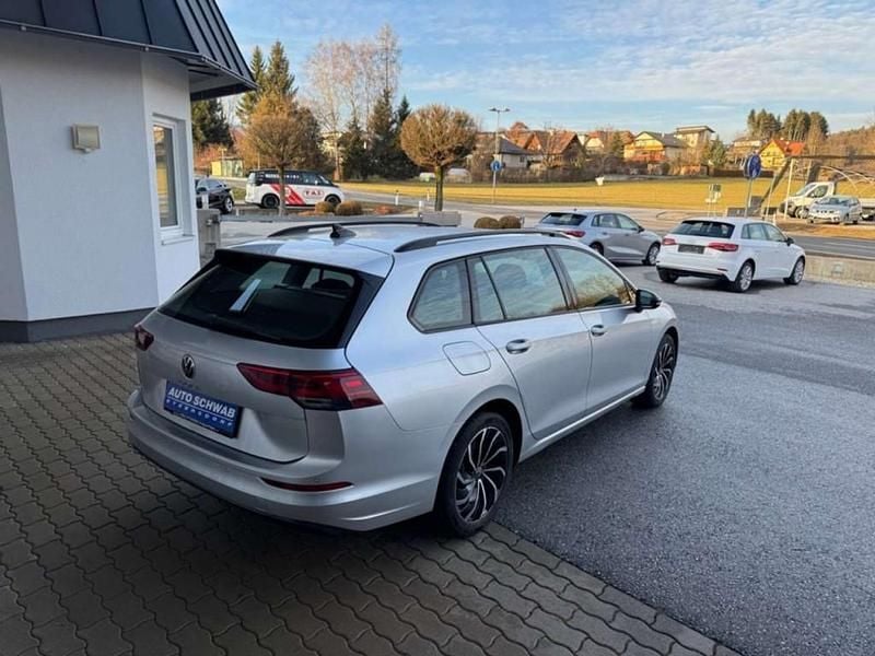 Gebraucht VW Golf VIII Life 116 PS (85 kW) 2021 Silber Kombi