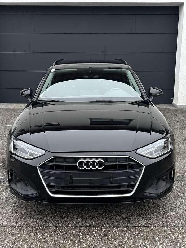 Gebraucht Audi A4 163 PS (119 kW) 2023 Schwarz Kombi