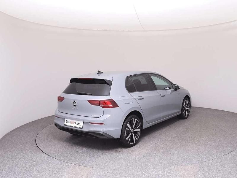 Neu VW Golf VIII 150 PS (110 kW) 2025 Grau Limousine