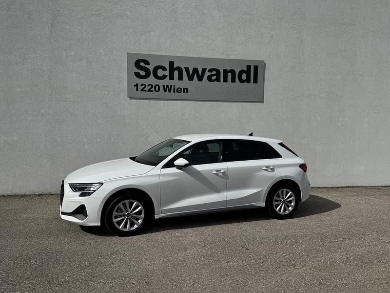 Neu Audi A3 Ambiente 116 PS (85 kW) 2026 Weiss  normal Limousine