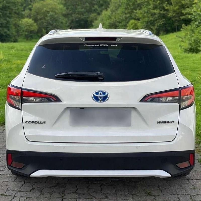 Gebraucht Toyota Corolla Active 152 PS (111 kW) 2023 Weiß Limousine