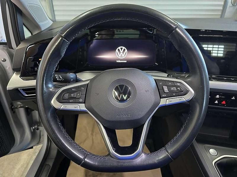 Gebraucht VW Golf VIII Life 116 PS (85 kW) 2021 Grau Limousine