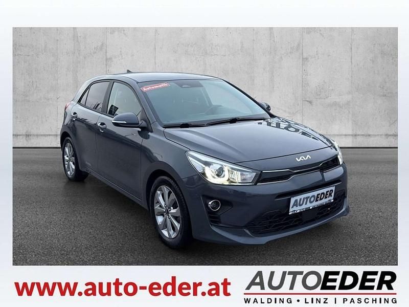Grau Gebraucht 2022 Kia Rio Gold Limousine | € 16.490 (Etwas zu teuer) - Bild 1/4