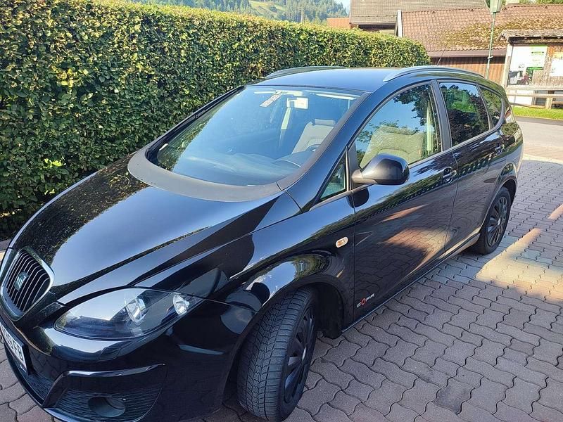 Schwarz Gebraucht 2013 Seat Altea XL Van / Kleinbus | € 7.990 (Fairer Preis) - Bild 1/4