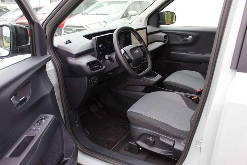 Neu Ford Tourneo Titanium 100 kW (136 PS) 2025 Grau Kombi