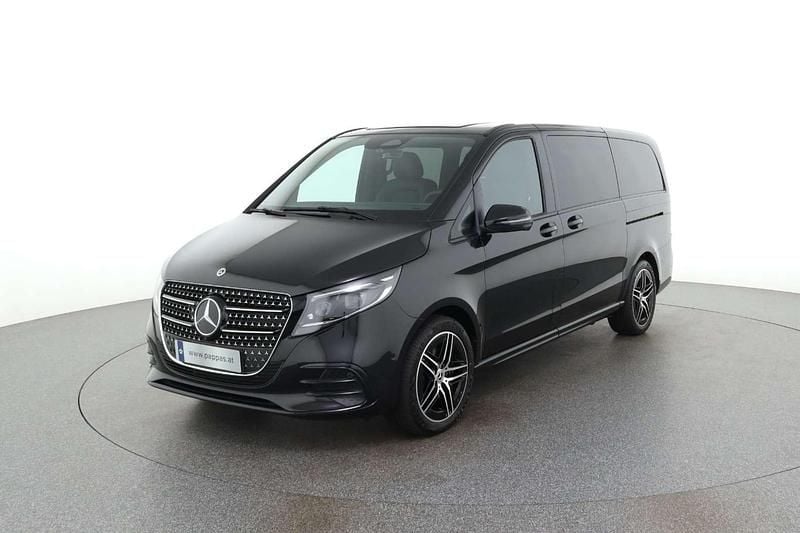 Bergkristallweiß met Gebraucht 2025 Mercedes V300 Exclusive Van / Kleinbus | € 113.988 (Fairer Preis) - Bild 1/3