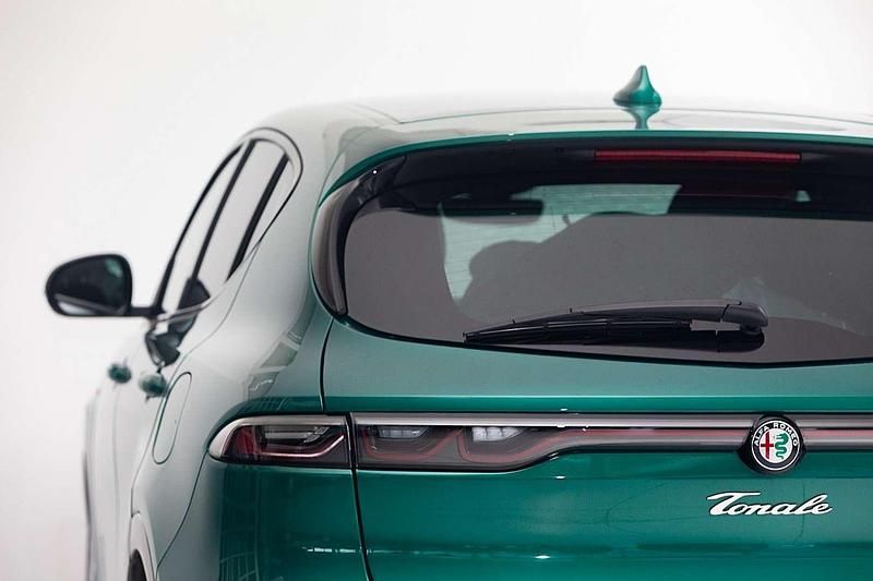 Gebraucht Alfa Romeo Tonale Veloce 179 PS (131 kW) 2024 Grün SUV
