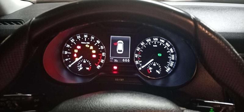 Gebraucht Skoda Octavia Elegance 105 PS (77 kW) 2014 Kleinwagen