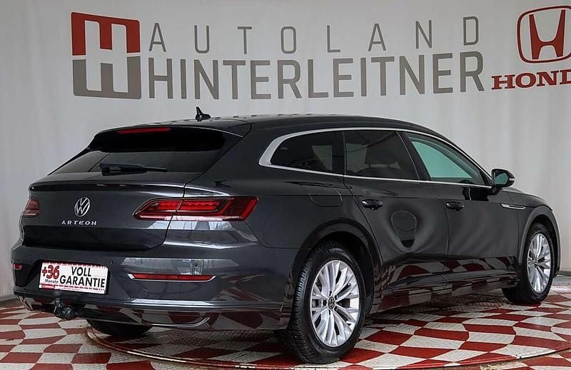 Gebraucht VW Arteon 150 PS (110 kW) 2023 Grau Kombi