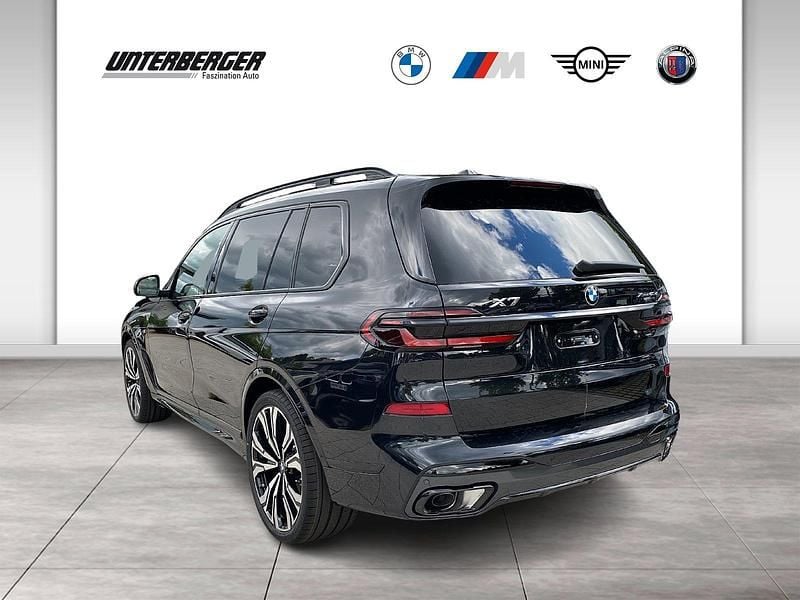 Neu BMW X7 M Sport 340 PS (250 kW) 2025 Schwarz SUV