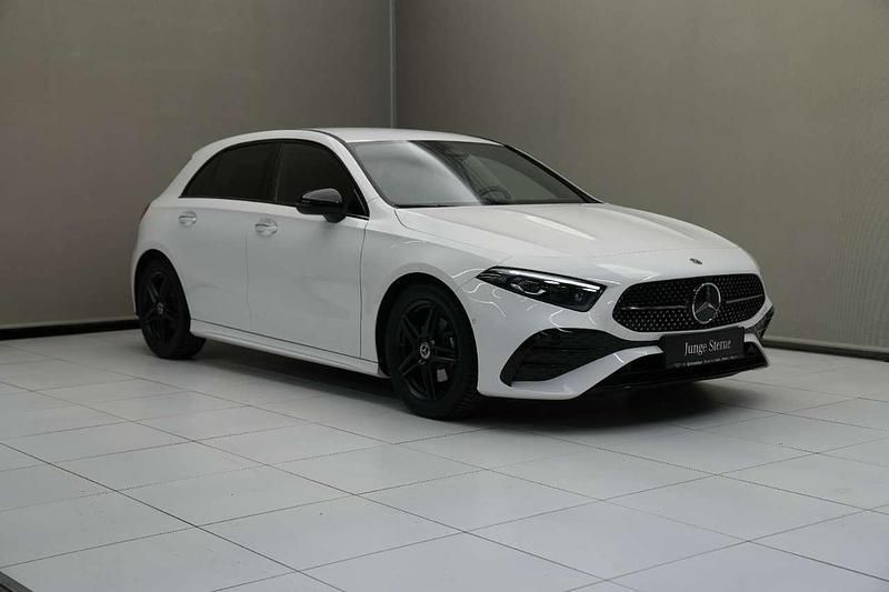 Gebraucht Mercedes A180 Night 136 PS (100 kW) 2023 Weiß Limousine