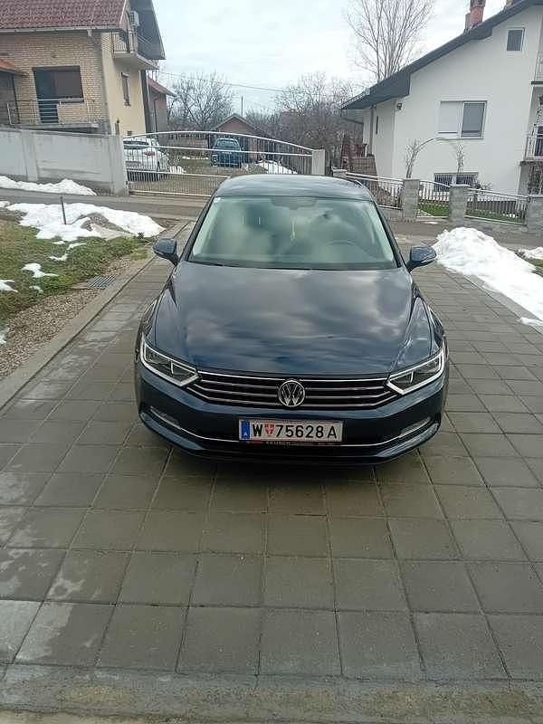 Gebraucht VW Passat Comfortline 150 PS (110 kW) 2016 Blau Limousine