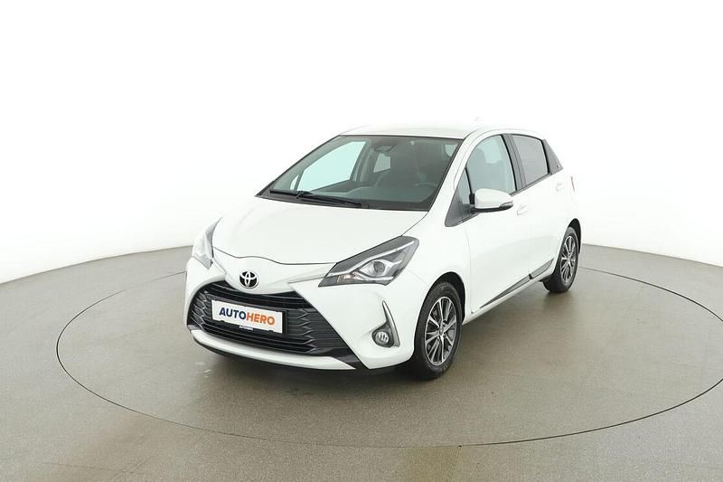 Weiß Gebraucht 2019 Toyota Yaris Active Limousine | € 12.490 (Fairer Preis) - Bild 1/3