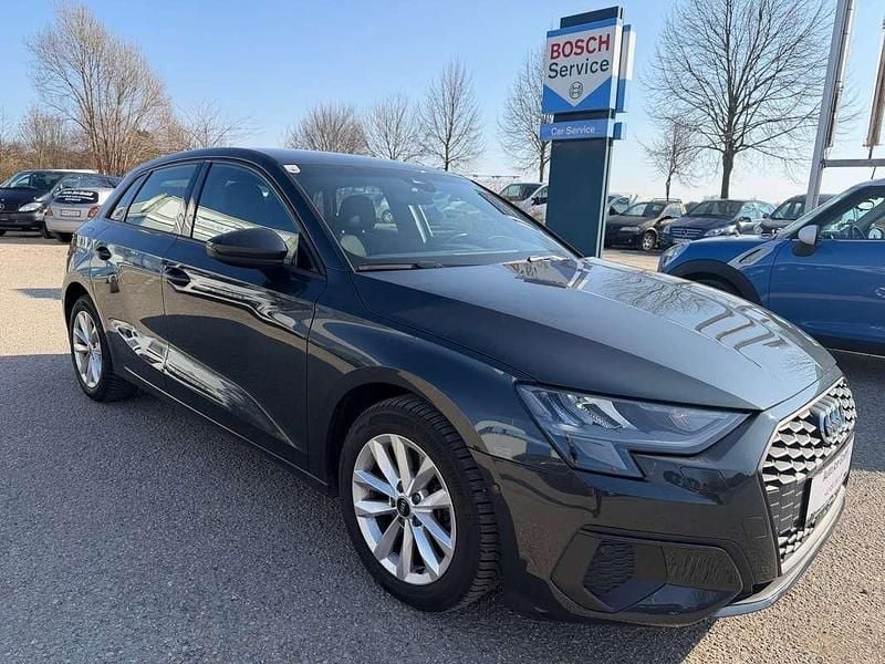 Gebraucht Audi A3 Sportback Basis 116 PS (85 kW) 2021 Grau Kleinwagen