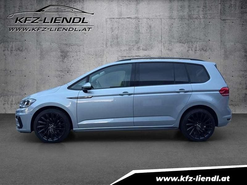 Gebraucht VW Touran R-line 150 PS (110 kW) 2024 Silber Van / Kleinbus