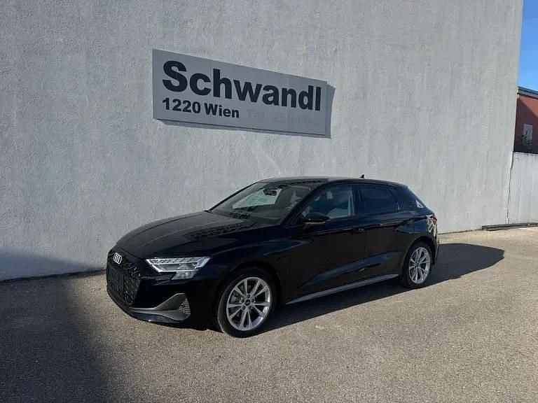 Schwarz metallicperleffektno Neu 2025 Audi A3 Ambiente Limousine | € 35.890 (Superpreis) - Bild 1/4