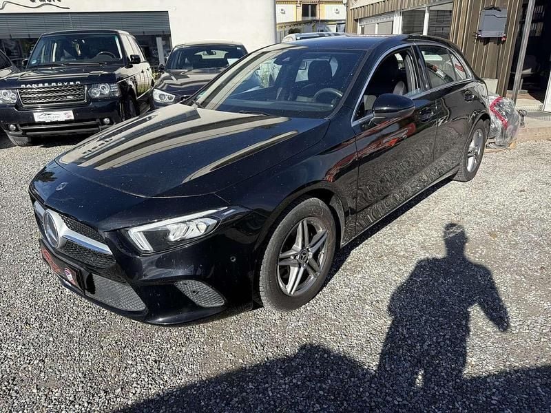 Gebraucht Mercedes A180 136 PS (100 kW) 2019 Schwarz Kleinwagen