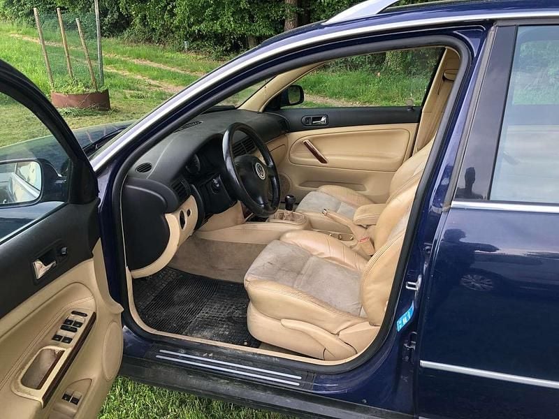 Gebraucht VW Passat Highline 101 PS (74 kW) 2001 Blau Kombi