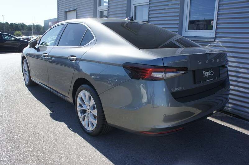 Gebraucht Skoda Superb Selection 150 PS (110 kW) 2025 Mittelgrau  metallic