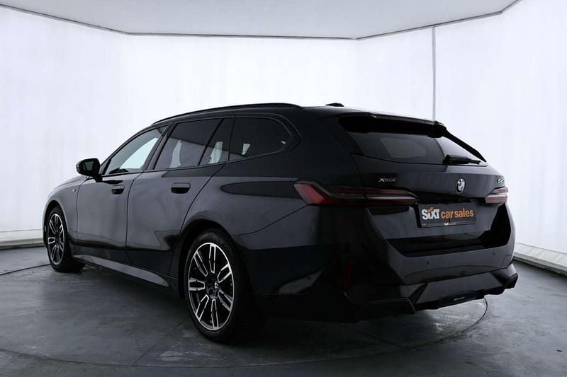 Gebraucht BMW 540 M Sport 303 PS (222 kW) 2025 Schwarz Kombi