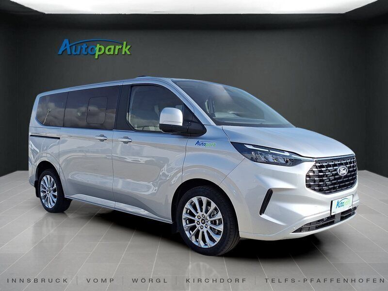 Gebraucht Ford Tourneo 170 PS (125 kW) 2024 Silber Kombi