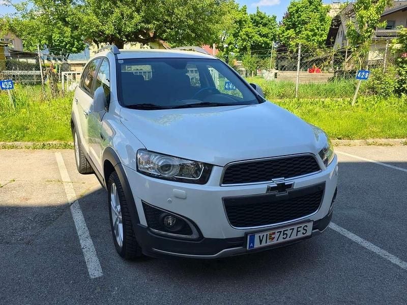 Weiß Gebraucht 2013 Chevrolet Captiva LTZ SUV | € 6.500 - Bild 1/4