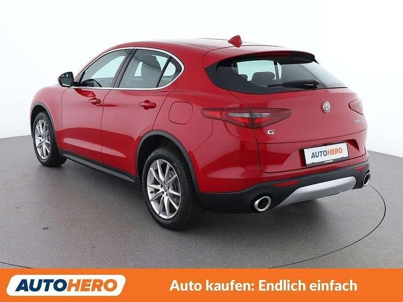 Gebraucht Alfa Romeo Stelvio Super 209 PS (153 kW) 2017 Rot SUV