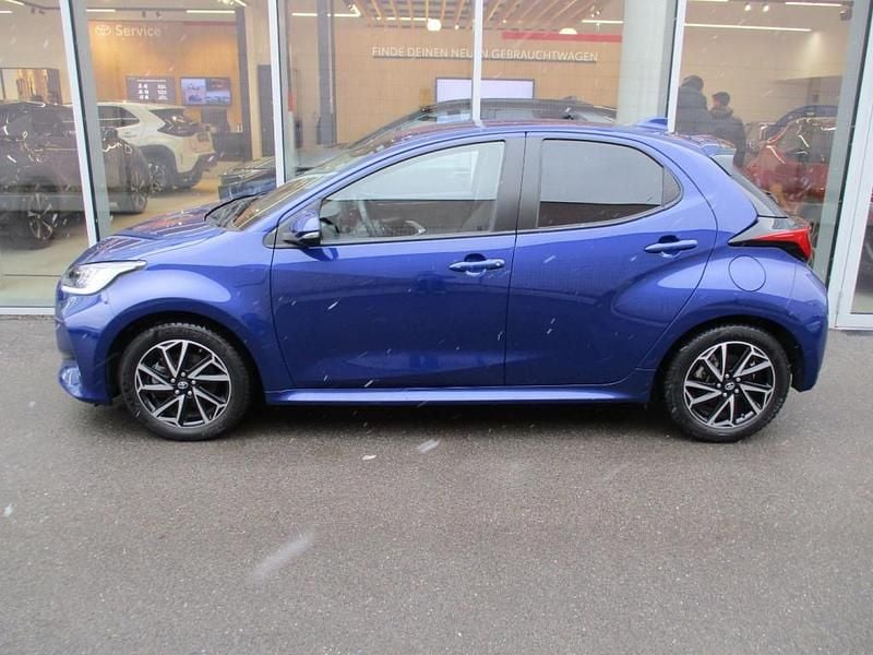 Gebraucht Toyota Yaris Hybrid Design 92 PS (67 kW) 2021 Blau Kleinwagen
