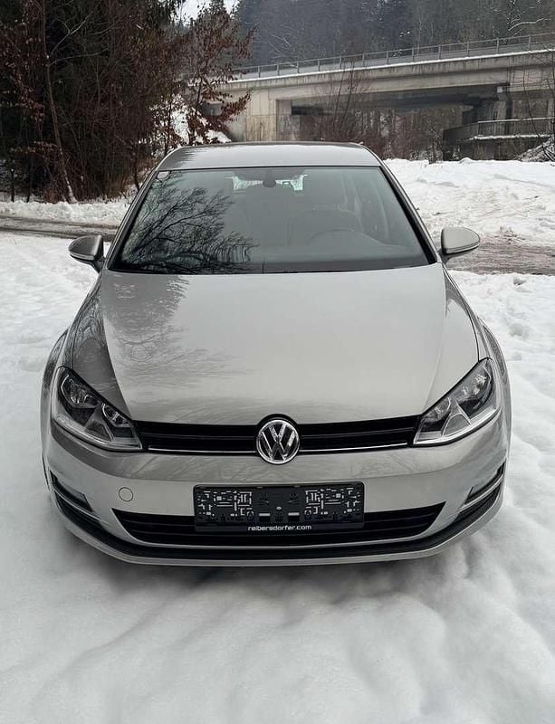 Gebraucht VW Golf VII Trendline 105 PS (77 kW) 2014 Limousine