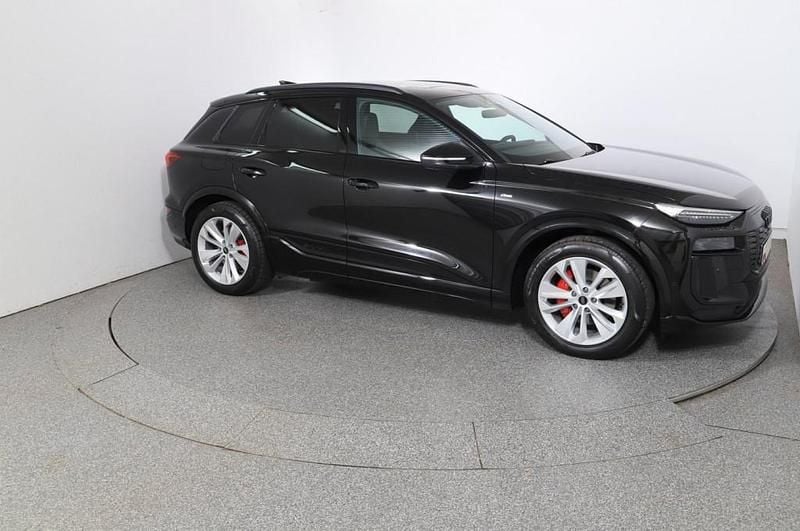 Gebraucht Audi Q6 e-tron Ambiente 284 kW (387 PS) 2025 Schwarz  metallicperleffektno SUV